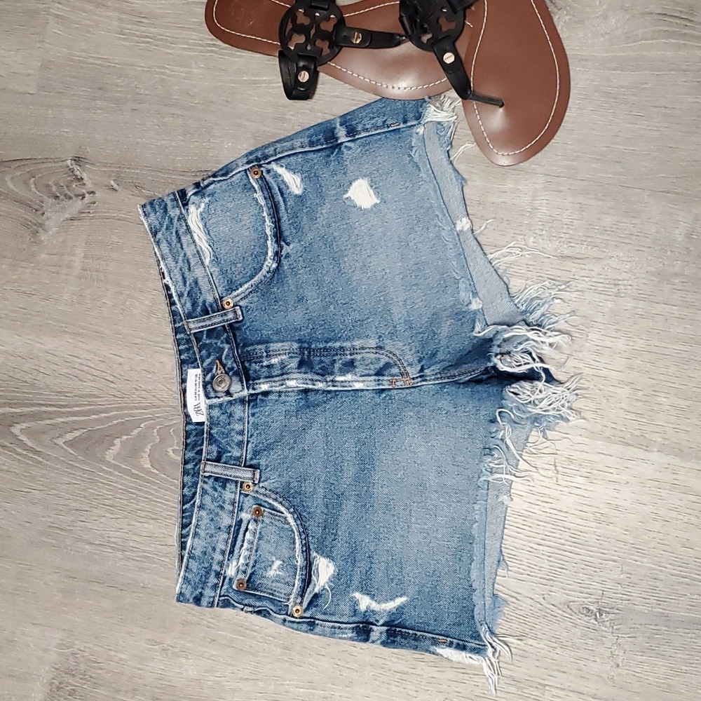 Zara denim blue cotton buttons up shorts women size 06